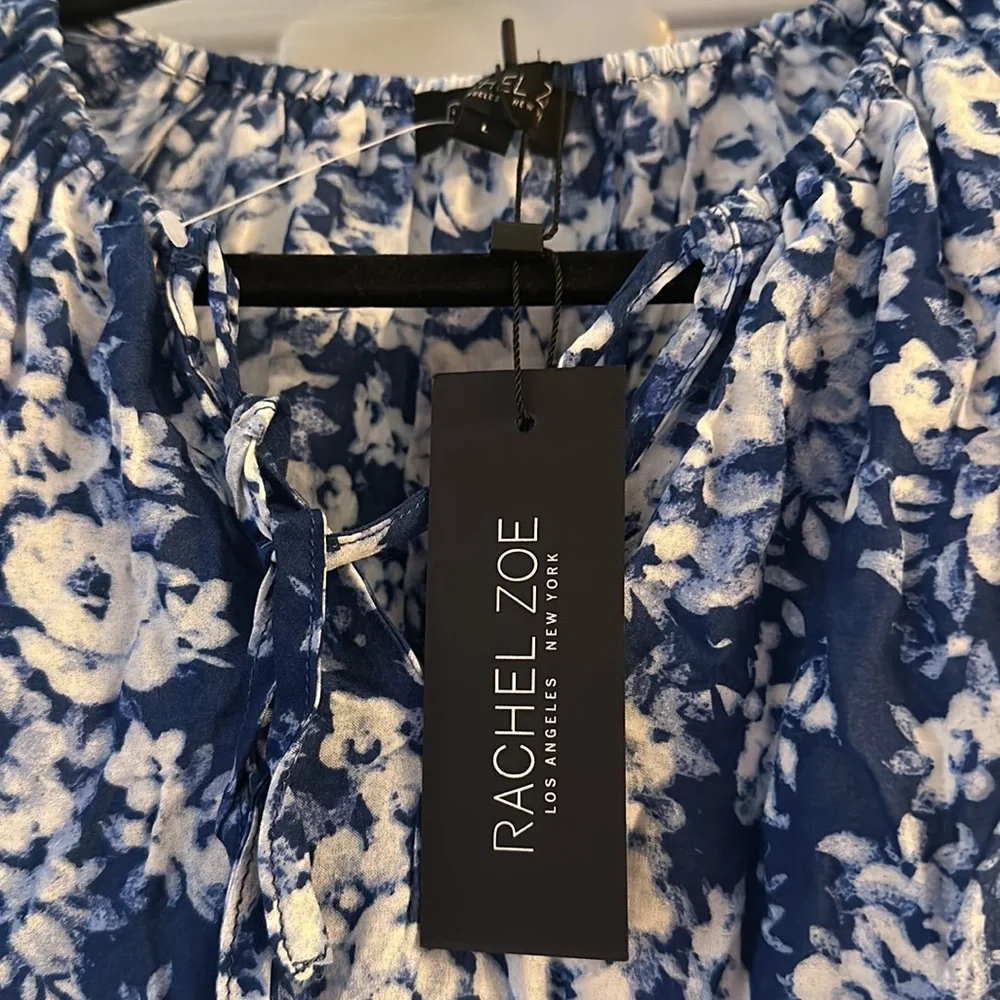 Blue/white flowy floral sleeveless blouse - Picture 2 of 3